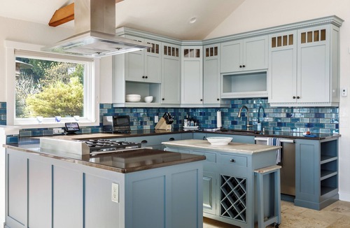 Langley House | Water/Mt Views, Hot Tub, Firepit, 5 Min Walk to Beach, 5 Min Drive to Langley