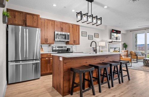 Garden City Condo | Water's Edge 102 | Bear Lake Views| Lakeside Unit