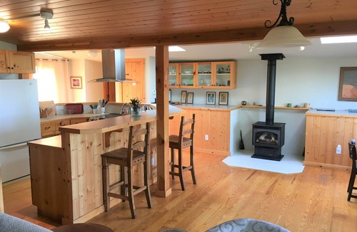 Langley House | Water View-Tranquil 3-bedroom house in Langley with private neighborhood beach