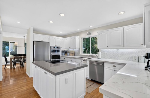Greenbank House | Water Views + Hot Tub + Beach Trail | Greenbank, Whidbey Island | Eagles Bluff
