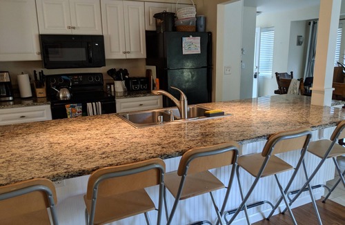 Lakebay House | Water, water, water! Pristine beach hideaway in South Sound