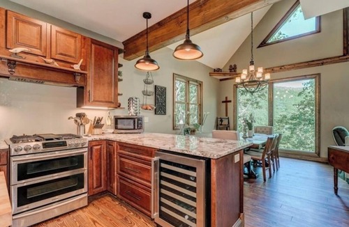 Jasper Cabin | Waterfall Overlook at Bearfoot Falls—Blue Ridge Mountains, 110-ft waterfall,10ac