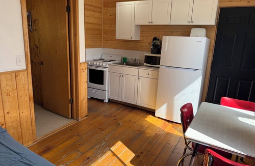 Republic Cabin | Waterfront 1 Bedroom Cabin at Tiffanys Resort on Curlew Lake - Sleeps 3