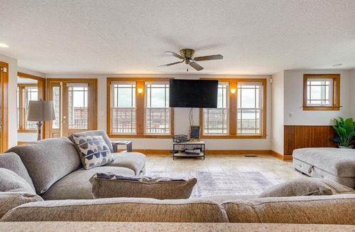 Buckeye Lake House | Waterfront Buckeye Lake House: Deck + Views!