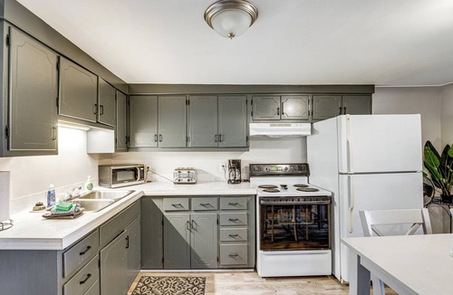 Port Huron Condo | Waterfront Condo 2 Mi to Historic Dtwn Port Huron!