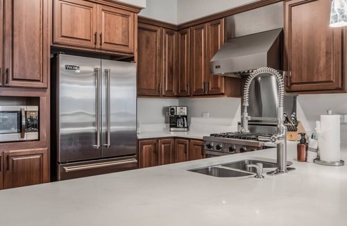Sandpoint Condo | Waterfront Condo, Private Boat Slip, Pool & Hot Tub