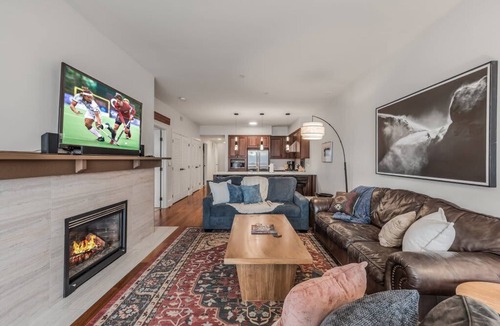 Sandpoint Condo | Waterfront Condo, Private Boat Slip, Pool & Hot Tub