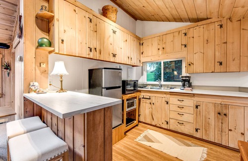 Langley Cottage | Waterfront Cottage with High-Speed WiFi, Ocean View, Private Deck, & Kitchenette