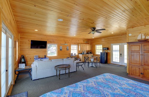 Draper Apartment | Waterfront Deck w/Mtn View! Claytor Lake Retreat