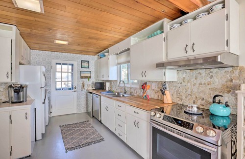Ferndale House | Waterfront Ferndale Home: Deck + Beach Access