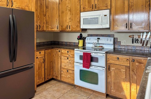 Sandpoint House | Waterfront Gem on the River! Hot Tub & Boat Dock!