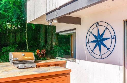 Rollingbay House | Waterfront Home on Puget Sound w/ Gourmet Kitchen, Deck & Wood Stove - Dogs OK!