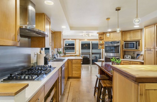 Bremerton House | Waterfront Home w/Mt Rainier Views, Private Beach, 4 Decks, Sleeps 9