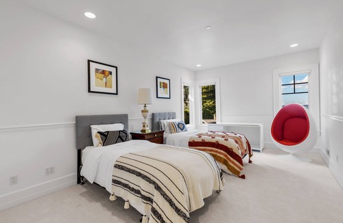 Bellevue House | Waterfront Luxury House on a Huge Lot /Medina