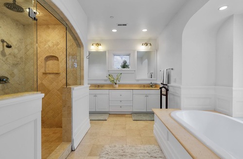 Bellevue House | Waterfront Luxury House on a Huge Lot /Medina