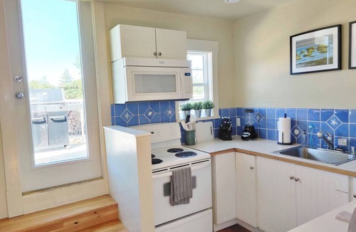 Point Roberts Apartment | Waterfront Maple Beach Apartment - rented as either 2 bed 2 bath or 3 Bed 3 bath