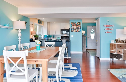 Freeland Cottage | Waterfront paradise with private beach, hot tub, & sound views - dogs OK