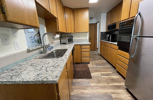 Bremerton Apartment | Waterfront PNW 2BD Cottage - Rare Sandy Beach, Home Office & Mt Rainier Views