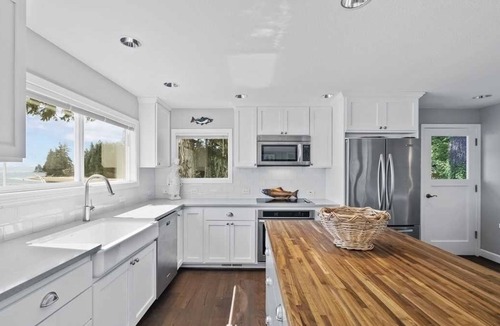 Allyn-Grapeview House | Waterfront Retreat on Case Inlet