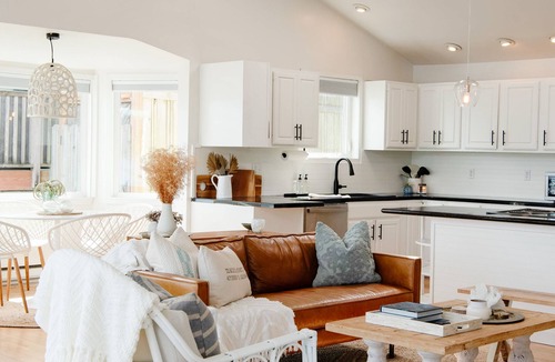 Retsil House | Waterfront Retreat Near Seattle, Hot Tub, Mt. Rainier Views, Sleeps 6