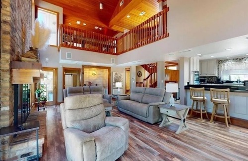 Springfield House | Waterfront Retreat with Pool, Hot Tub & Boat Access on the Tickfaw River