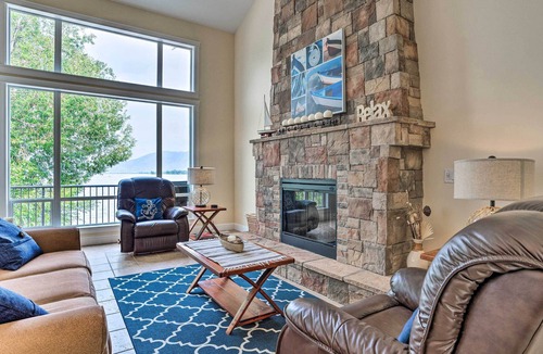 Oroville House | Waterfront Retreat w/ Resort Amenity Access