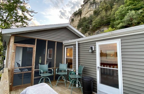 Harpers Ferry Cabin | Waterfront River Home