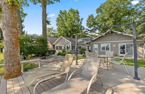 Newaygo House | Waterfront Suite with Dock, Firepit, BBQ