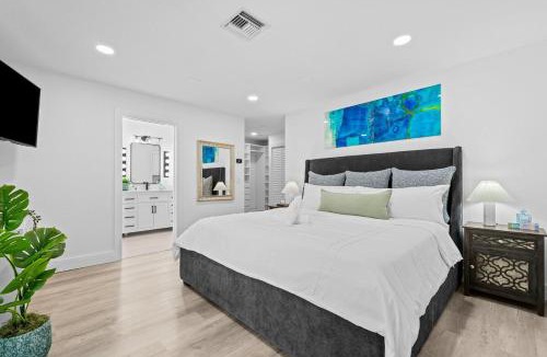 Garden Isles House | Waterfront Villa
