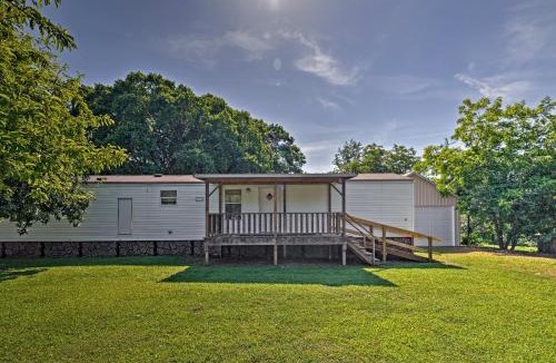 Waterloo House | Waterloo Home with Fire Pit - 1/2 Mi to Boat Ramp!