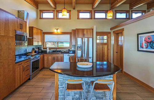 Sequim House | Waters Edge Your Ideal Beachfront Escape, sleeps 6