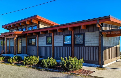 Sequim House | Waters Edge Your Ideal Beachfront Escape, sleeps 6