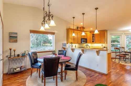 Coupeville Condo | Waterview Cozy 1-bedroom condo in beautiful Coupeville perfect for relaxing