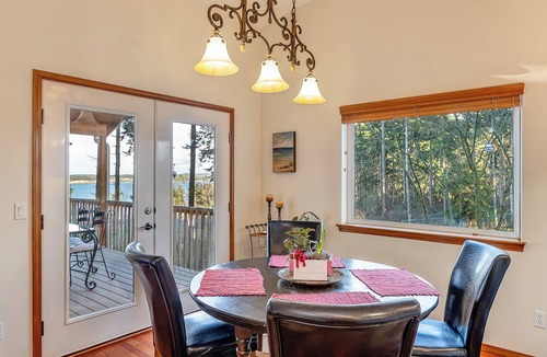 Coupeville Condo | Waterview Cozy 1-bedroom condo in beautiful Coupeville perfect for relaxing
