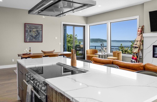 Tacoma House | Waterview Oasis 5 Bedroom 4 Bath