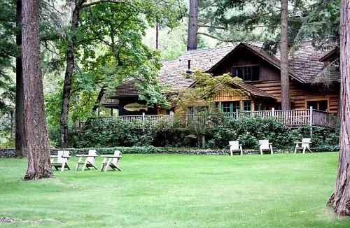 Grants Pass Hotel | Weasku Inn