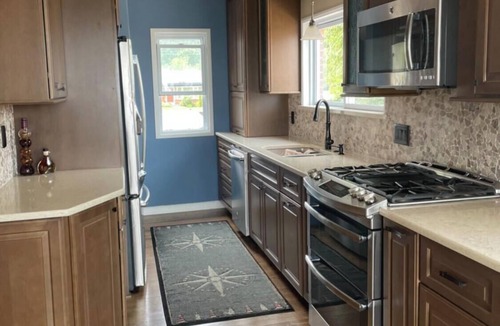 Harrison House | Welcome Lake Lovers, Beautiful Waterfront Home!
