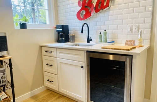 Cedar Hills Apartment | Welcome to our Luxury Memory Lane Hideaway