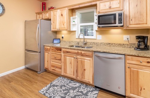 Oakland House | Welcome to our one bedroom suit where luxury is limitless!!!