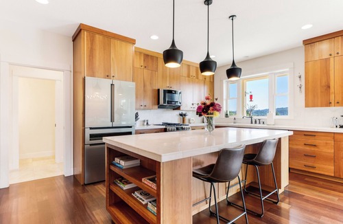 Newberg House | Welcome to Oz: A Vibrant Estate with Hot Tub!
