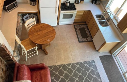 Eatonville House | Welcome to the Lakefront Bungalow~35 miles from Mt