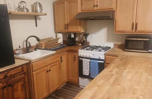 Sandpoint Apartment | Welcoming 1-bedroom apartment in the woods with AC in charming Sagle,