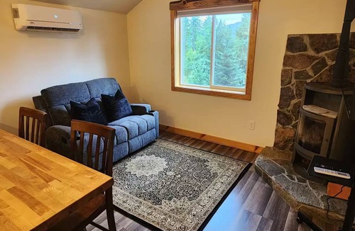 Sandpoint Apartment | Welcoming 1-bedroom apartment in the woods with AC in charming Sagle,