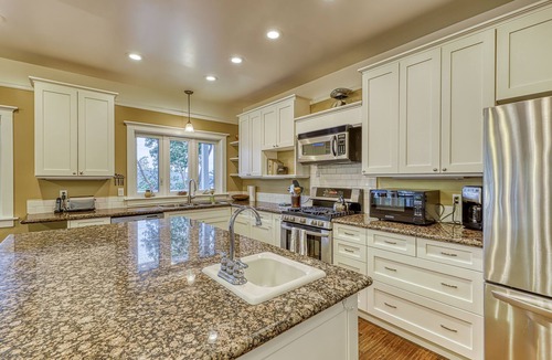 Eastsound House | Welcoming Orcas Island home w/bay views and contemporary features