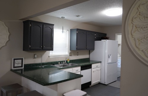 Southaven House | Well-Appointed 3BR Home w/Standalone Guest House