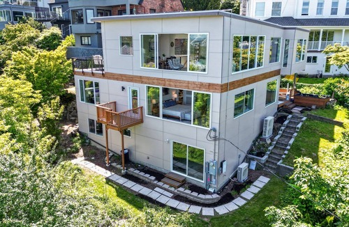 North Admiral House | West Seattle 5BR ADU + Downtown Views