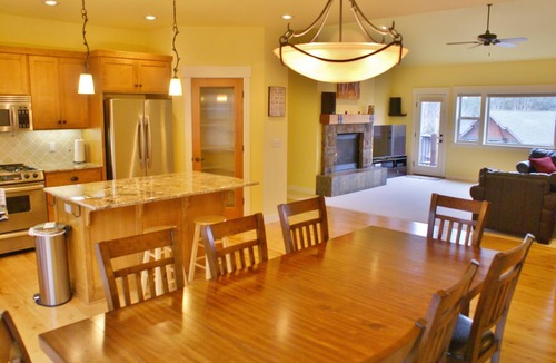 Sagewood House | West Side Beauty! Can't get much closer to Mount Bachelor and Cascade Lakes Hwy!