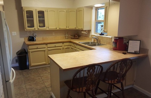 Yakima House | West Yakima - Clean - Safe - Netflix - 4212 - ONWU-LLC