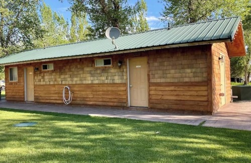 Ririe Apartment | West Yellowstone Station At Mountain River Ranch