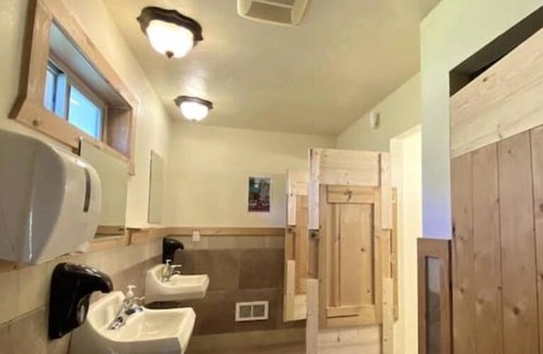 Ririe Apartment | West Yellowstone Station At Mountain River Ranch